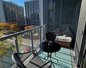 Waterfront retreat Burlington Hiking, Beach, shopping, restaurants Pet friendly - Burlington - Balcony