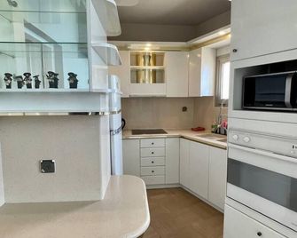 Royal on the Sea - Netanya - Kitchen