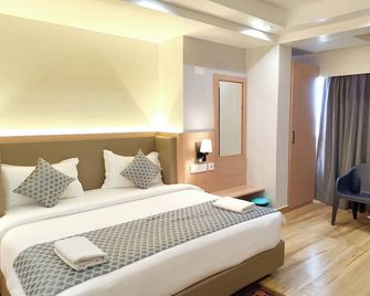 Goroomgo Grand Resort Puri - A Luxurious Collections Sea View Room - Puri - Habitación