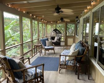 Private Banana Tree Cottage with Ocean Views - Kapaau