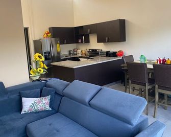 luxury Modern Home With Pool 25mi From The Beach. - Santa Tecla - Cocina