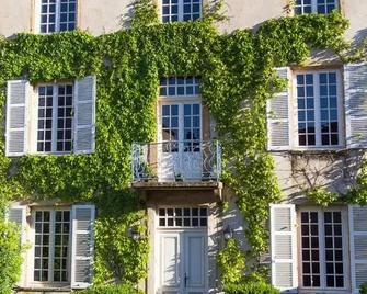 La Chanoinesse - Salles-Arbuissonnas-en-Beaujolais - Building