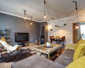 Ferienwohnung Loft Studio Annaberg - Annaberg-Buchholz - Living room