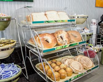 Pitkin Hotel - Brooklyn - Buffet