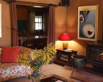 Wildwood Guesthouse - Mudgee - Living room