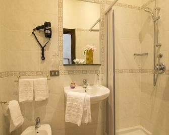 Hotel Delizia - Milano - Kylpyhuone