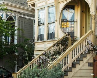 B-Love's Guest House - Oakland - Vista del exterior