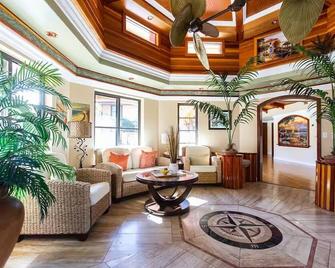 Serene Business-friendly Getaway ~ Queen Bed, Pkg - Ridgecrest - Lobby