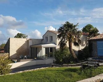 Gaia, housse, 4 à 6 P, South Vendée, Puy du Fou, Marais Poitevin - Antigny - Edificio