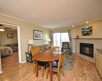 River Run Condos-Comal River-New Braunfels 304A - New Braunfels - Dining room