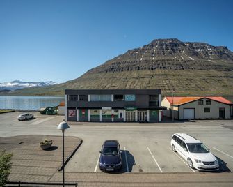 Hotel Eskifjörður - Eskifjordur - Gebouw
