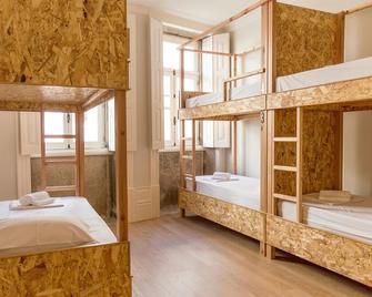 Queen's Garden Hostel - 波多 - 臥室