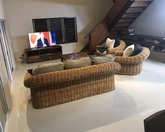 Vila Del Mare - Port Vila - Wohnzimmer