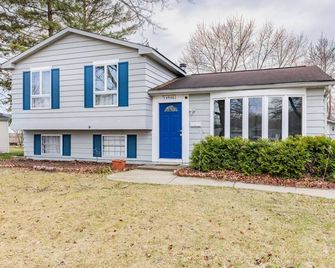 Charming 3-Bed Stay Airport 10 Min Pets Ok - Romulus - Building