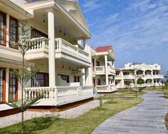 Royale De' Casa Resort Kaziranga - Kaziranga - Gebouw