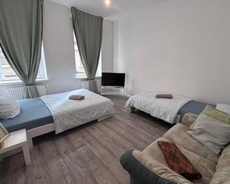 new place only 30 minutes from Leipzig - Цайц