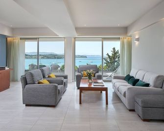 Aks Porto Heli Hotel - Порто Хелі - Вітальня