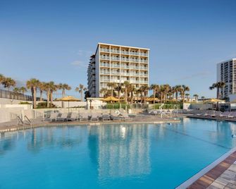 Delta Hotels by Marriott Daytona Beach Oceanfront - דייטונה ביץ' - בריכה
