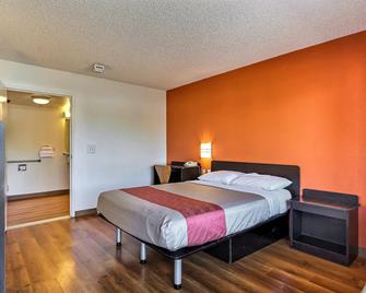 موتل 6 أوكلاند، كاليفورنيا - إمباركاديرو - أواكلاند (كاليفورنيا) - غرفة نوم