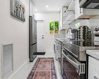 Bnb Hyperion - Spacious 1B Retreat - Ft Lauderdale - פורט לודרדייל - מטבח