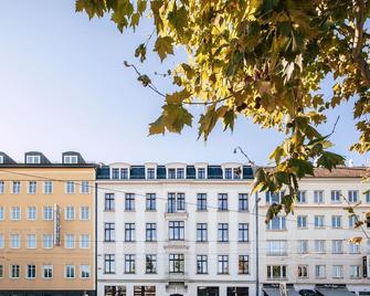 Botanical 2-room apartment with kitchen - Luga Homes - Townhouse - Leipzig - Building