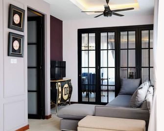 Casa Narrow Villa - Rote - Rote Barat - Living room