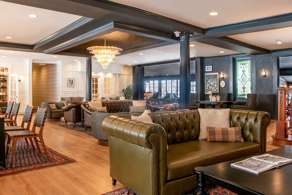 The Wentworth - Jackson - Lounge
