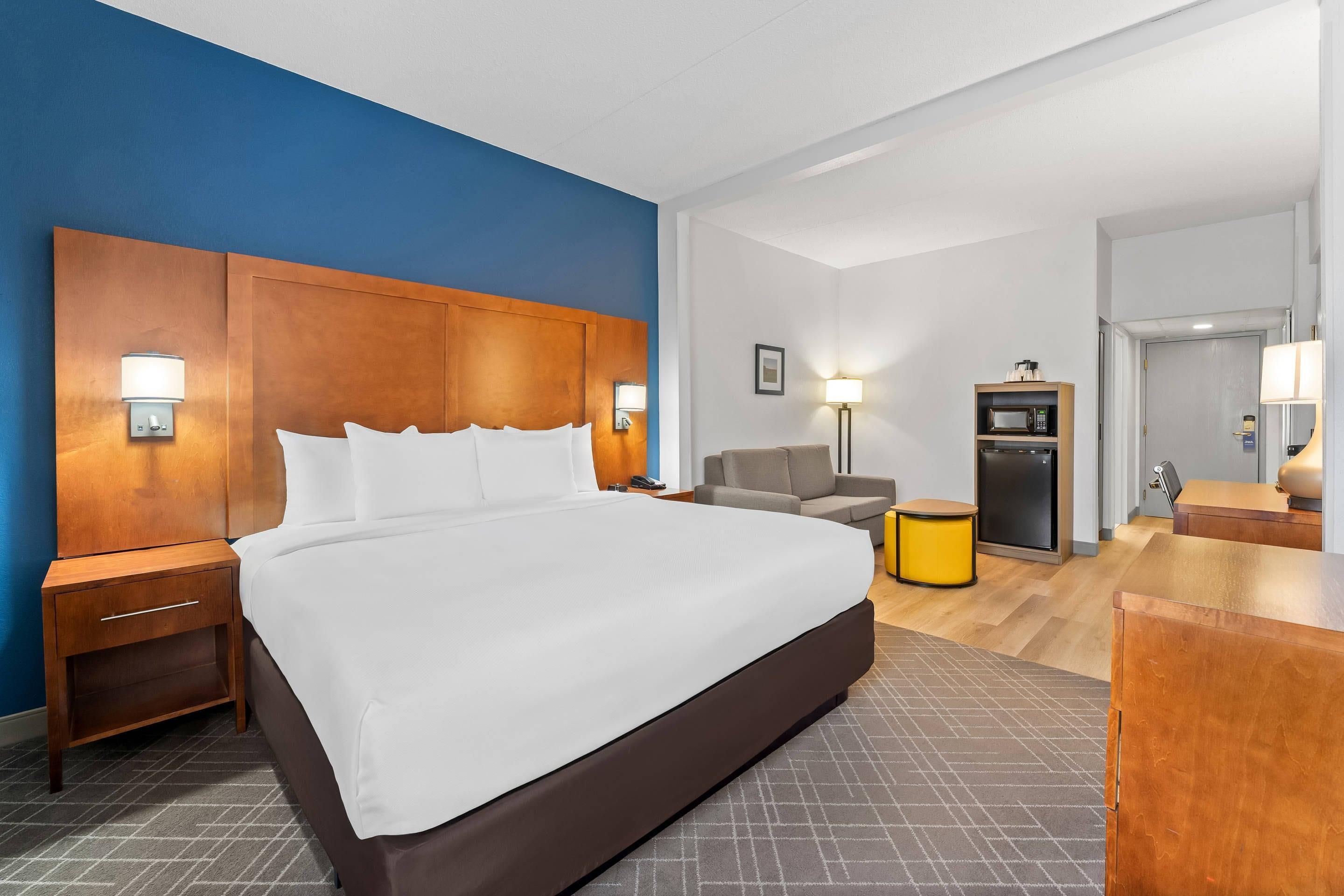 Comfort Suites Bethlehem Near Lehigh University And LVI Airport