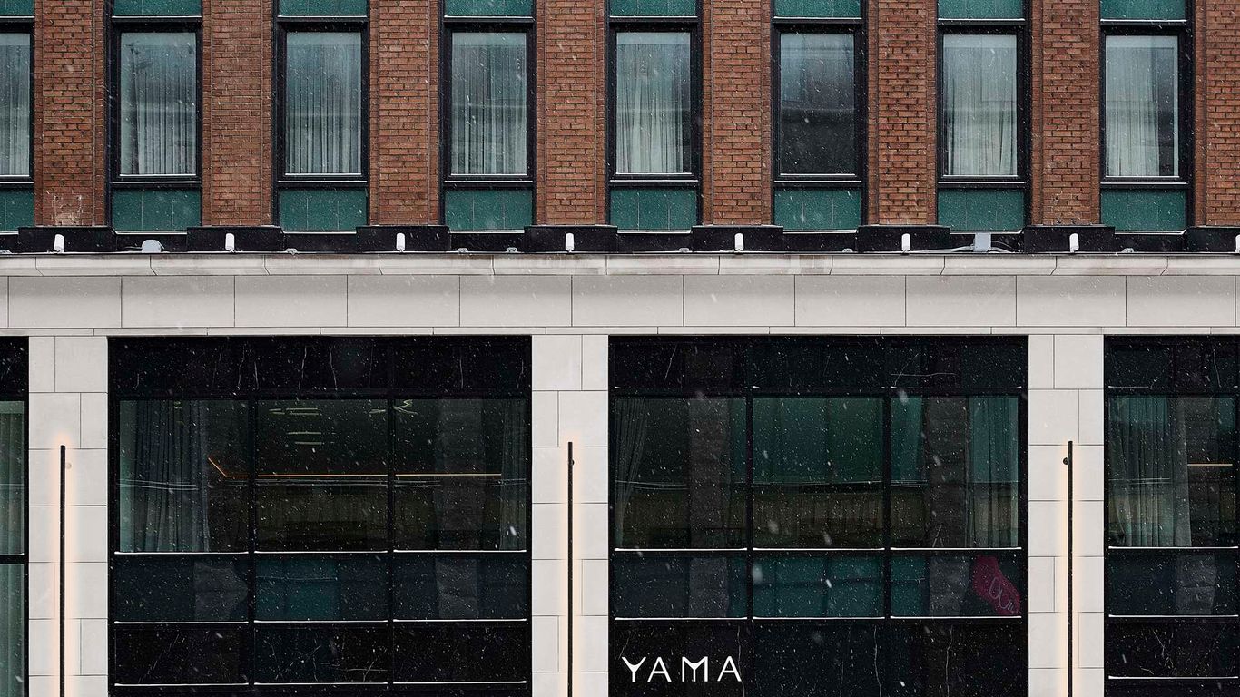 Vogue Hotel Montreal Downtown, Curio Collection by Hilton