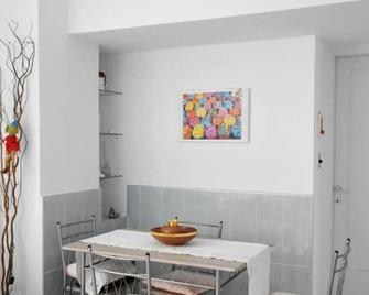 Short Stay Studio - Salónica - Comedor