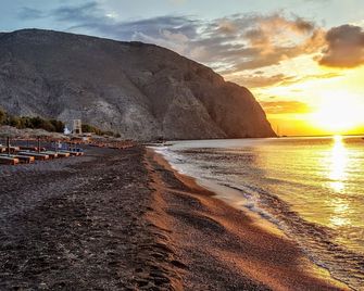 Pleasure Beachside Studios - Agios Georgios