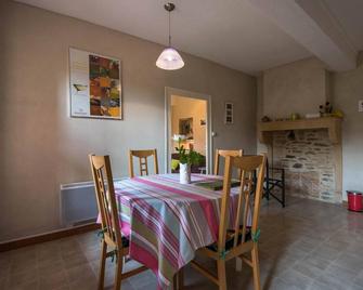 De Pierre et de Vigne - Chaintre - Dining room