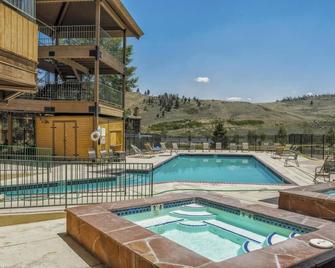 Pool~hot Tubs~views~sleeps 4~studio~free Wifi~near Rmnp & Winter Park! 18 - Granby - Pool