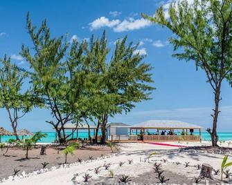 5 Beach Homes Near White Sand Beaches of South Andros - Kemps Bay - Playa