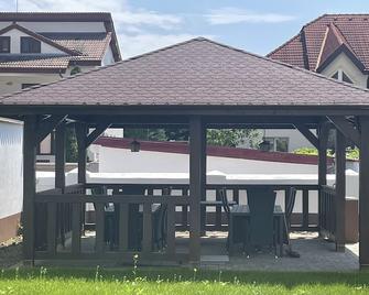 Iarca Inn - Bucharest - Patio