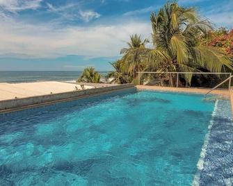 Pargos - La Libertad - Zwembad