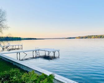 Lilly on Lake Charlevoix - East Jordan - Piscina