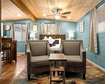 Creekside Retreat - Sedona - Olohuone