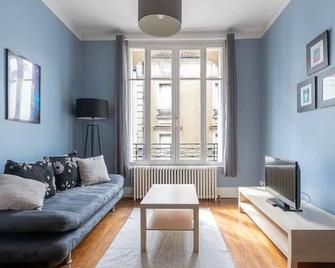 Residence Le Languedoc - Appartements design - Proche des parcs - Vichy - Salon