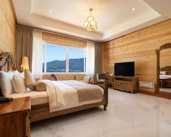 Araliya Red - Budget friendly Hotel- Where you find stunning 360 panoramic view of Nuwara Eliya - Nuwara Eliya