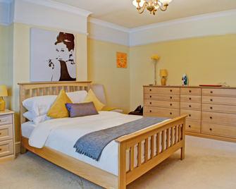 OYO Wayside Hotel - Wolverhampton - Bedroom