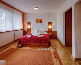 Hotel Restaurant Seeschlösschen - Groß Köris - Camera da letto