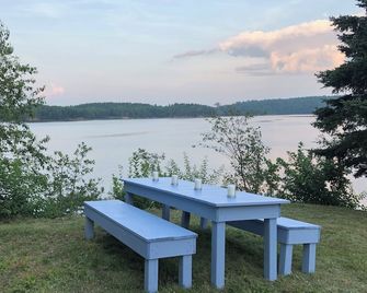 Pet Friendly Waterfront Farmhouse- Pvt Ofc, Views, Kayaks, Game Room & Playset - Calais - Patio