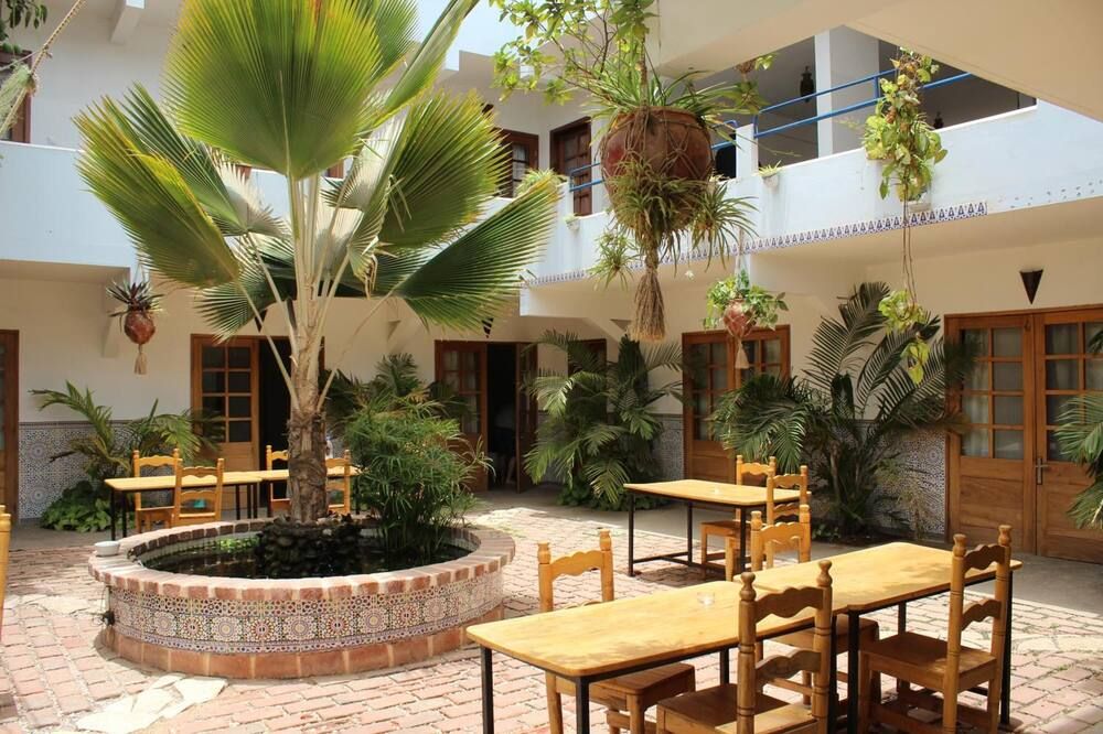 كازا مارا جيست هاوس