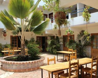 كازا مارا جيست هاوس - داكار - شرفة مرصوفة