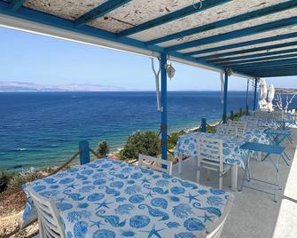 Fener Hotel Cafe & Kahvalti - Cesme - Balcón