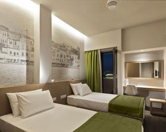 كريتي هوتل - خانيا - غرفة نوم