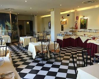 Hotel Palazzo dei Priori - סיינה - מסעדה