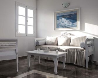 Maistros Village - Karterados - Sala de estar