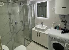 Luxurious Apartment Alex in Ohrid - Ohrid - Bathroom